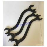 3 giant wrenches 3 giant wrenches