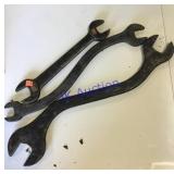 3 Big steel wrenches 3 Big steel wrenches