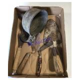 Masonary tools and lever close funnel Masonary tools and lever close funnel