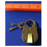 Small rustic lock with 2 keys Small rustic lock with 2 keys