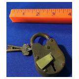Small rustic lock with 2 keys Small rustic lock with 2 keys