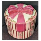 Mothers Love Heirloom Porcelain Musical Trinket Bo