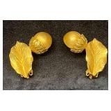 Vintage Signed Prime Gold Tone Leaf Acorn Clip On