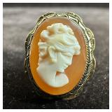 Vintage Carved Shell Cameo 18K Gold Ring V22