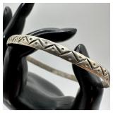 Etched Geometric Dot and Line Design Silver Bangle