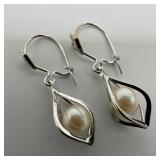 14K White Gold Pearl Marquise Drop Earrings M99