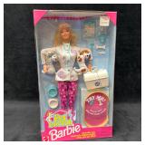 1996 Pet Doctor Barbie Mattel Model 14603 Veterina