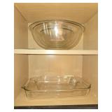 Pyrex mixing bowls and casserole dishes