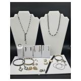 Assorted jewelry lot