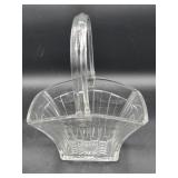 Heisey Glass Basket Margaret 465 11 inches tall