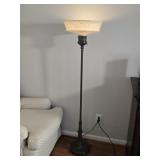 Beautiful floor lamp in working condition