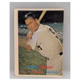 1957 Topps Hank Bauer #240 Corners/Edges
