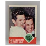1963 Topps Yanks Celebrate As Terry Wins WSG 7 S/C