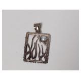 .925 Sterl Faux Oyster w/Pearl & Seaweed Pendant