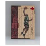 1998-1999 UD Red Holding Court Antoine Walker/2300