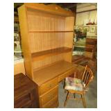 BASSETT MAPLE 2 PIECE 4 DRAWER HUTCH DESK & CHAIR