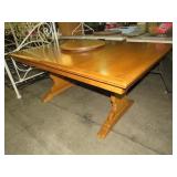 SOLID OAK DINING TABLE W/3 LEAFS,DETACH LAZY SUSAN