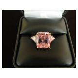 LADIES 10KT YELLOW GOLD PINK ICE RING