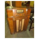 ANTIQUE SILVERTONE RADIO & RECORD PLAYER