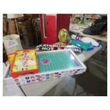 BOX LOT MISC. DECORATOR ITEMS