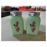 PAIR OF JADITE SALT & PEPPER SHAKER