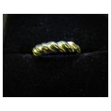 14KT YELLOW GOLD RING SIZE 6.5 2.8 GR