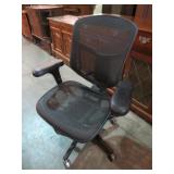 ADJUSTABLE MESH ROLLING OFFICE CHAIR