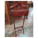 MAHOGANY BUTLER VALET