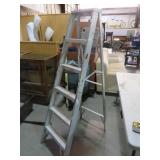 6 FT ALUMINUM LADDER