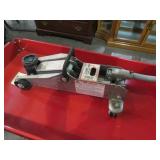 MACK 2 TON FLOOR JACK