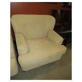 SOUTHERN LIVING COLLECTION BEIGE OVER SIZED CHAIR