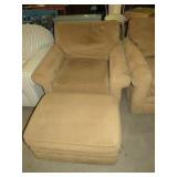 LAZ-BOY PADDED OVERSIZED ARMED CHAIR W/OTTOMAN