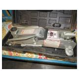 2 TON FLOOR JACK W/CASE