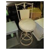 METAL PADDED SWIVEL BAR STOOL