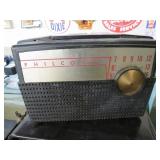 VINTAGE PHILCO PERSONAL AM RADIO