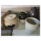 COLLECTION OF (4) BROWN & WHITE & PAINTED CROCKS