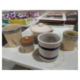 ROSEVILLE CROCK LOT/SPONGEWARE & BLUE LINE