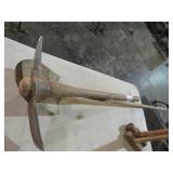 WOOD HANDLED SHOVEL/ PICK & MATIC