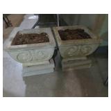 (2X) CONCRETE PLANTERS