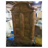 2 DRAWER/2 DOOR GENTLEMANS WARDROBE CHEST