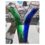 UNUSUAL ART GLASS VASE