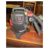 HUSKY SHOP VAC 4 GAL 3HP LIKE NEW