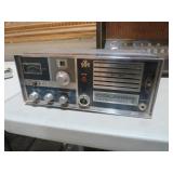 VINTAGE COURIER 23 CB RADIO