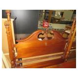 CHERRY AMERICAN DREW QUEEN SIZE POSTER BED W/RAILS