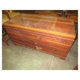 CEDAR CHEST LIFT TOP CEDAR LINED W/ TRAY