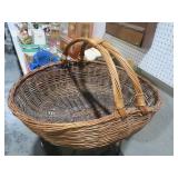 WICKER HARVEST BASKET 31" X 21"