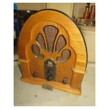 THOMAS RADIO & CASSETTE PLAYER IN OAK CASE