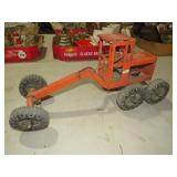 VINTAGE STRUCTO ROAD GRADER