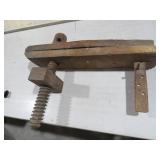 EARLY PRIMITIVE WOOD TABLE VISE