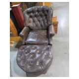 LEATHER ARM PLEATED BACK CHAIR W/OTTOMAN